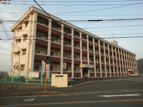 福岡県北九州市八幡西区西鳴水２丁目 4階建 築40年6ヶ月