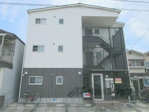 京都府亀岡市篠町野条下川 3階建 築9年5ヶ月