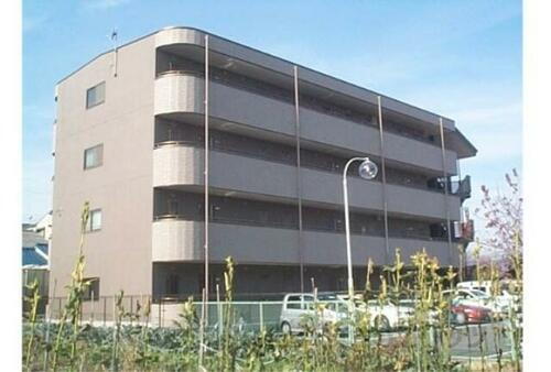 京都府京都市南区久世中久世町２丁目 4階建