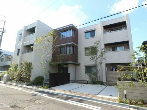 奈良県奈良市学園北１丁目 築1年11ヶ月 3階建