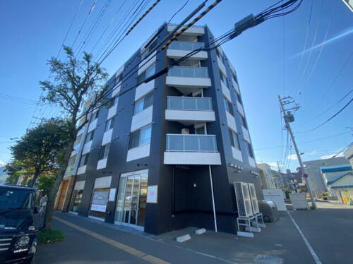 北海道札幌市中央区南三条西２５丁目 5階建 築6年11ヶ月