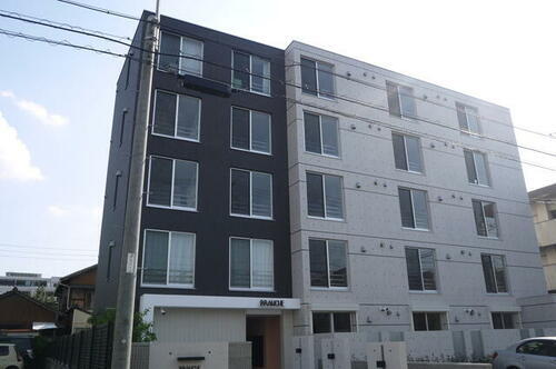 Ｂｒａｎｃｈｅ桜山Ｃｈａｍｂｒｅ 5階建