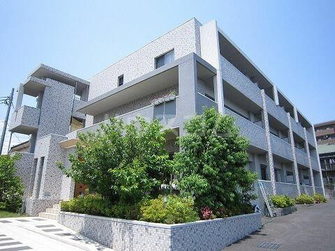 東京都府中市白糸台４丁目 3階建