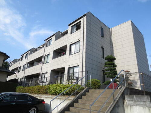 神奈川県横浜市青葉区奈良２丁目 3階建