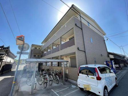 兵庫県姫路市飾磨区天神 3階建