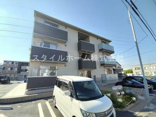 Ｌａ　Ｔｏｕｒ 3階建