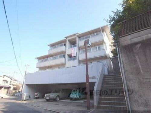 京都府京都市西京区山田上ノ町 3階建