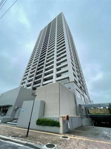 埼玉県さいたま市中央区上落合５丁目 地上32階地下1階建 築21年10ヶ月