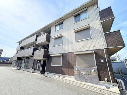 兵庫県姫路市亀山 3階建