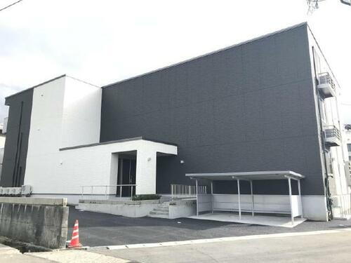 山形県山形市青田３丁目 築4年3ヶ月 3階建