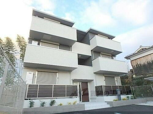 京都府宇治市木幡北山畑 3階建 築5年12ヶ月