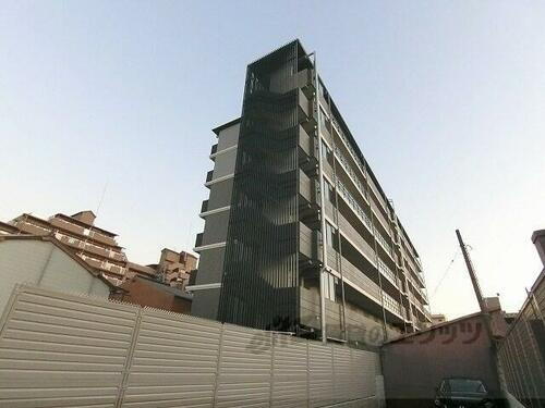 京都府京都市南区東九条西明田町 7階建