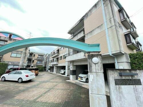 大阪府箕面市坊島４丁目 3階建 築30年9ヶ月