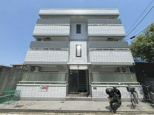 京都府京都市山科区椥辻中在家町 3階建