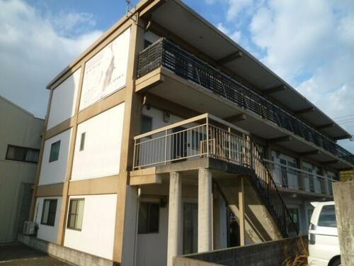 アイリスＫ 3階建