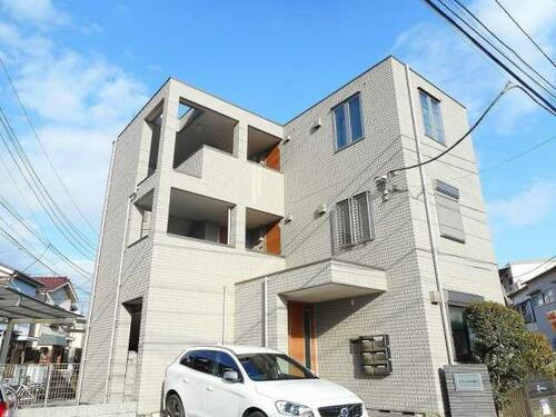 メゾン　いちょう並木 3階建
