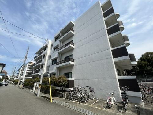 兵庫県尼崎市東園田町２丁目 4階建
