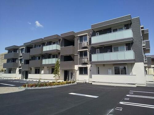 愛媛県松山市持田町３丁目 賃貸アパート