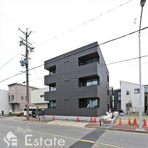 愛知県名古屋市南区三吉町４丁目 3階建