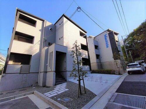 兵庫県神戸市須磨区妙法寺字道正川 築4年9ヶ月 3階建