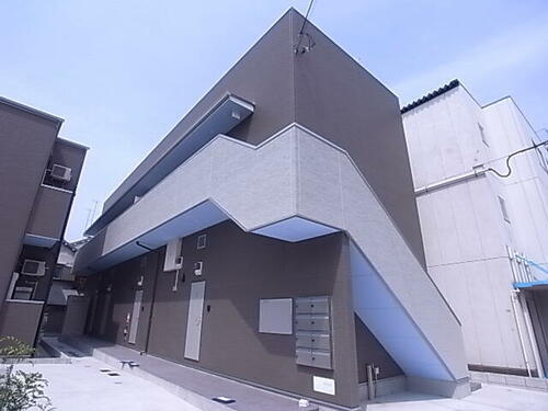 兵庫県尼崎市東本町４丁目 2階建