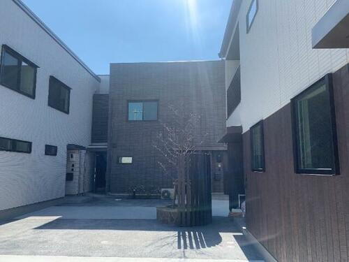 パレス栄　Ａ・Ｂ 2階建