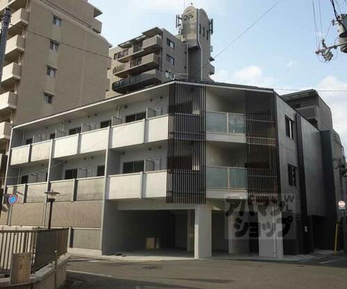 京都府京都市下京区七条御所ノ内南町 築2年10ヶ月 3階建