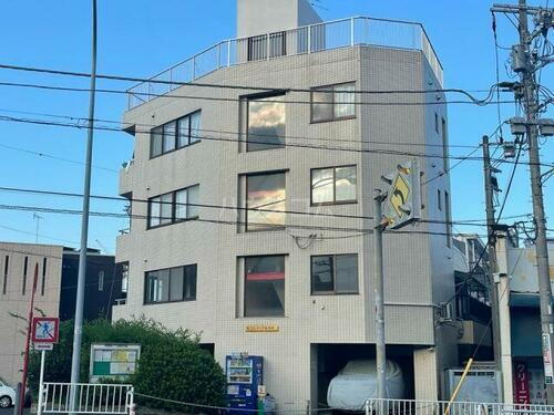 神奈川県横浜市西区伊勢町１丁目 4階建