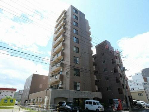 北海道札幌市中央区南六条西１３丁目 10階建