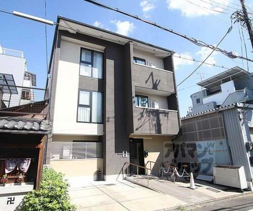 京都府京都市中京区壬生東大竹町 3階建