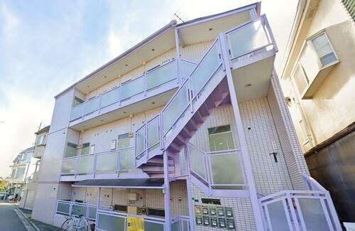 グレートハウス生田 3階建
