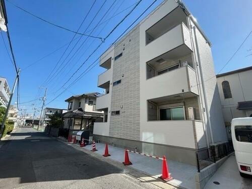 ＭＯＶＥ楽々園ＮＥＯ 3階建