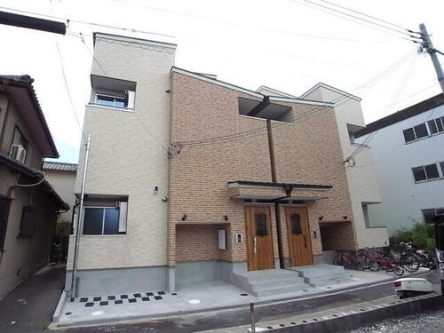 大阪府寝屋川市石津元町 賃貸アパート