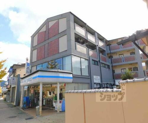 京都府京都市山科区御陵鴨戸町 4階建