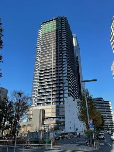 東京都新宿区西新宿５丁目 地上35階地下2階建 築1年3ヶ月