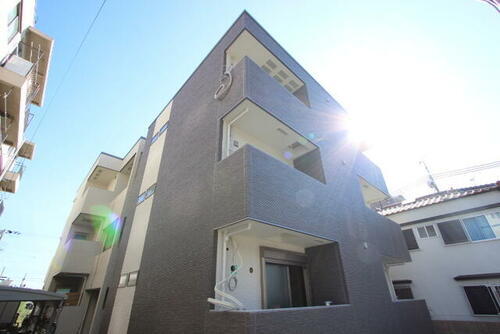 兵庫県尼崎市南塚口町３丁目 築10年3ヶ月 3階建