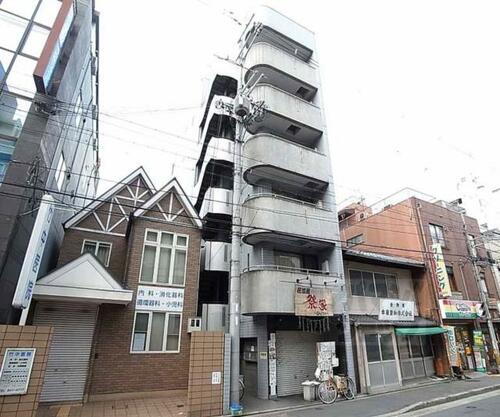 京都府京都市上京区丸太町通浄福寺西入中務町 6階建