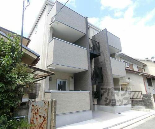 京都府京都市右京区太秦垂箕山町 3階建 築2年7ヶ月