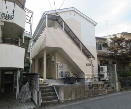 京都府京都市山科区上花山坂尻 2階建