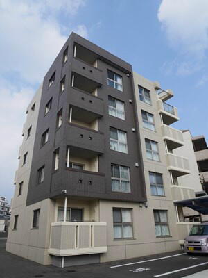 エルティアラ上富野 5階建