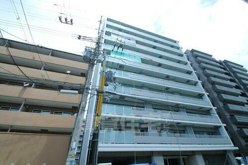 コンフォリア江坂広芝町 10階建
