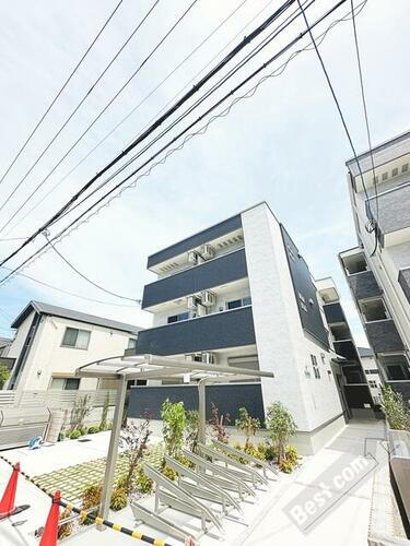 大阪府堺市西区浜寺石津町中１丁 築1年8ヶ月 3階建