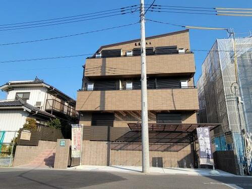 ＭＡＨＡＬＯ 3階建