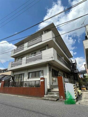 コーポマルヤマ 3階建