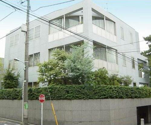 松濤パーク・マンション 地上3階地下1階建