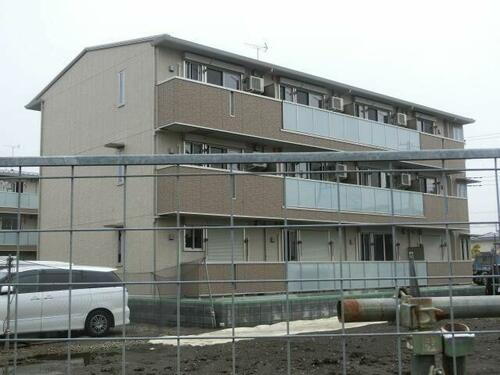 埼玉県三郷市中央３丁目 3階建 築8年4ヶ月