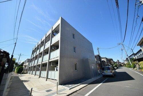 東京都東村山市本町３丁目 3階建