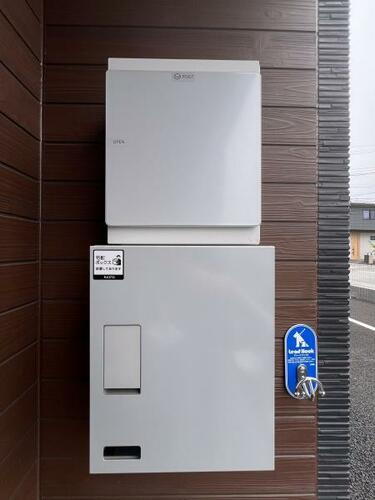 茨城県つくば市東光台３丁目 2階建