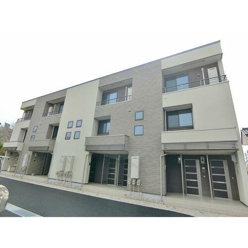 長野県長野市篠ノ井御幣川 3階建