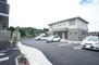 コパカバーナＡ棟 敷地内は世帯あたり２台確保してある駐車場があります！